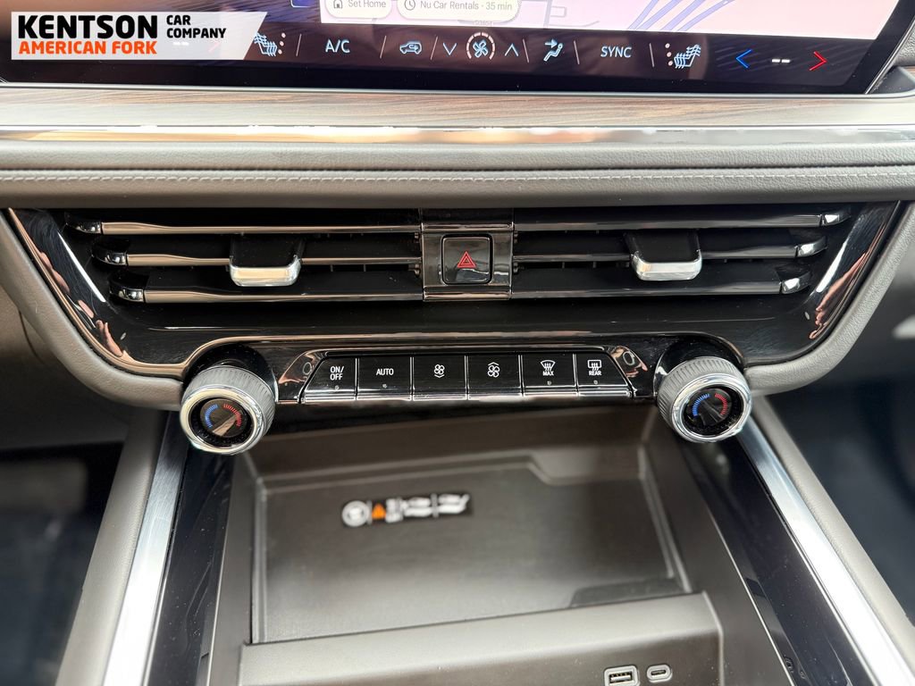 Used 2025 Chevrolet Suburban Z71 AWD/4WD image 27