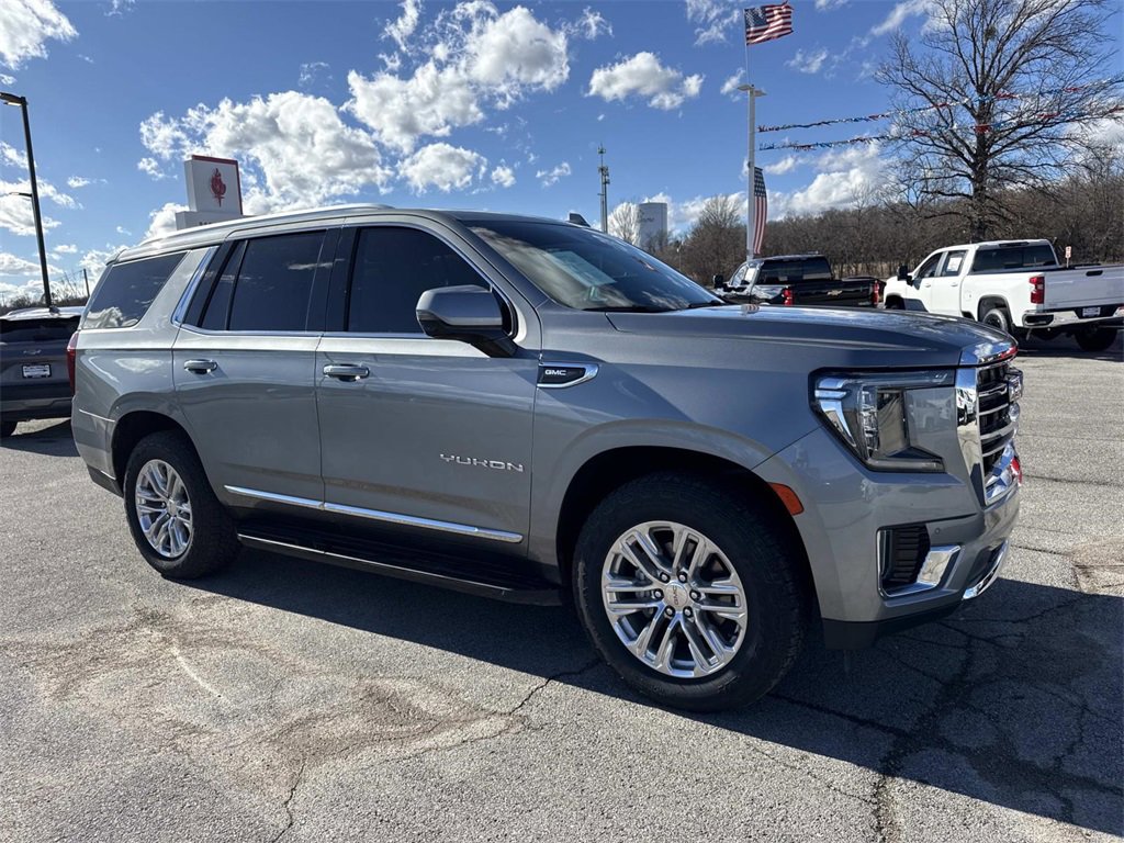 Used 2023 GMC Yukon SLT w/ SLT Luxury Package image 8