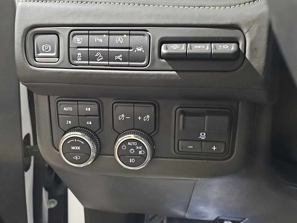 Certified 2024 GMC Yukon XL Denali Ultimate AWD/4WD image 33