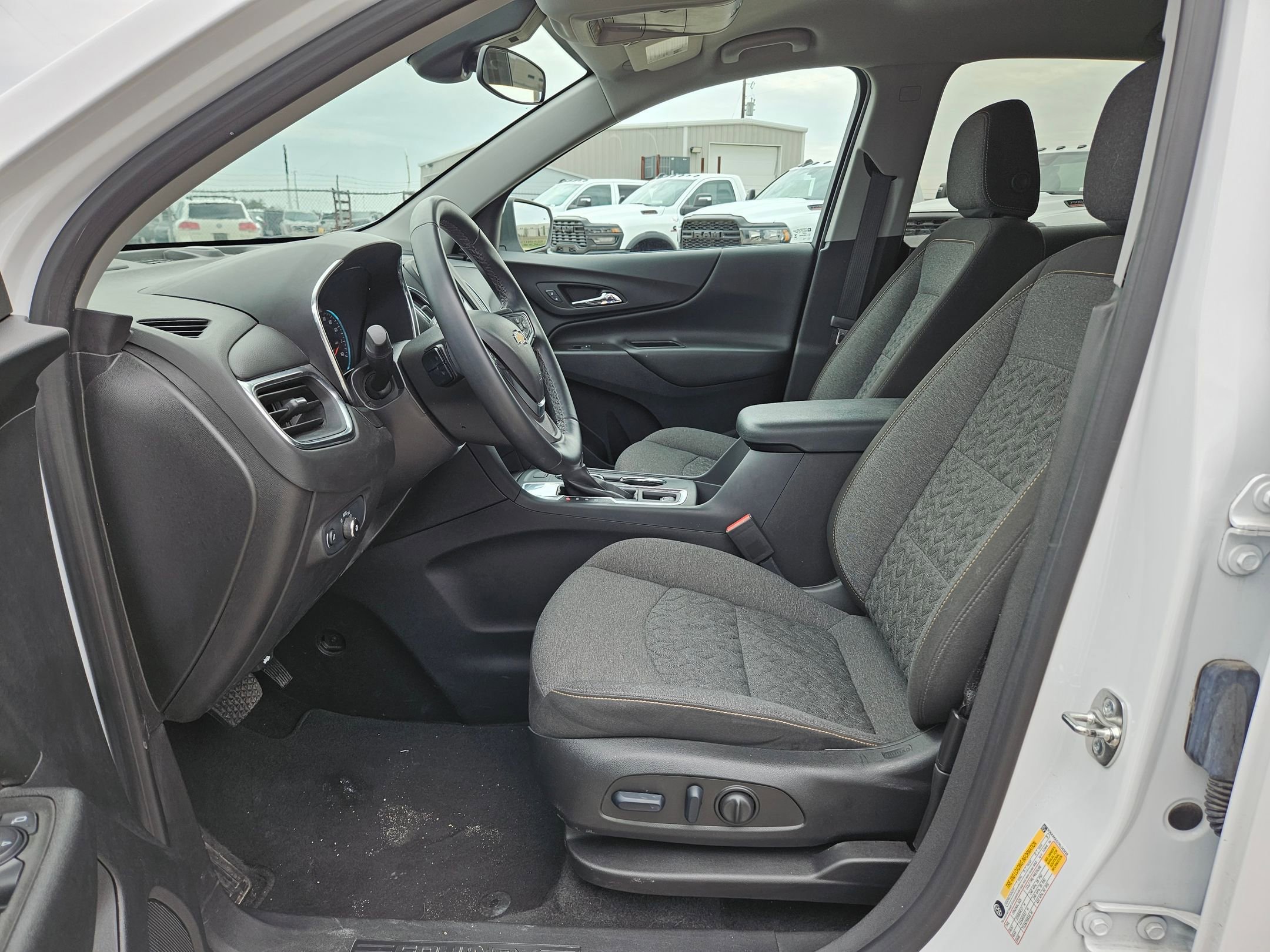 Used 2024 Chevrolet Equinox LT image 9