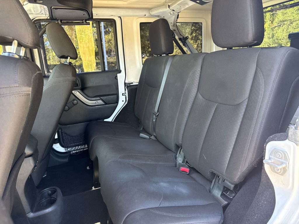 Used 2016 Jeep Wrangler Unlimited Sport w/ Connectivity Group AWD/4WD image 30