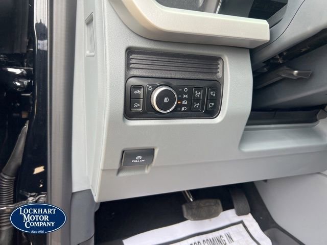 New 2025 Ford F250 XLT w/ Black Appearance Package image 51