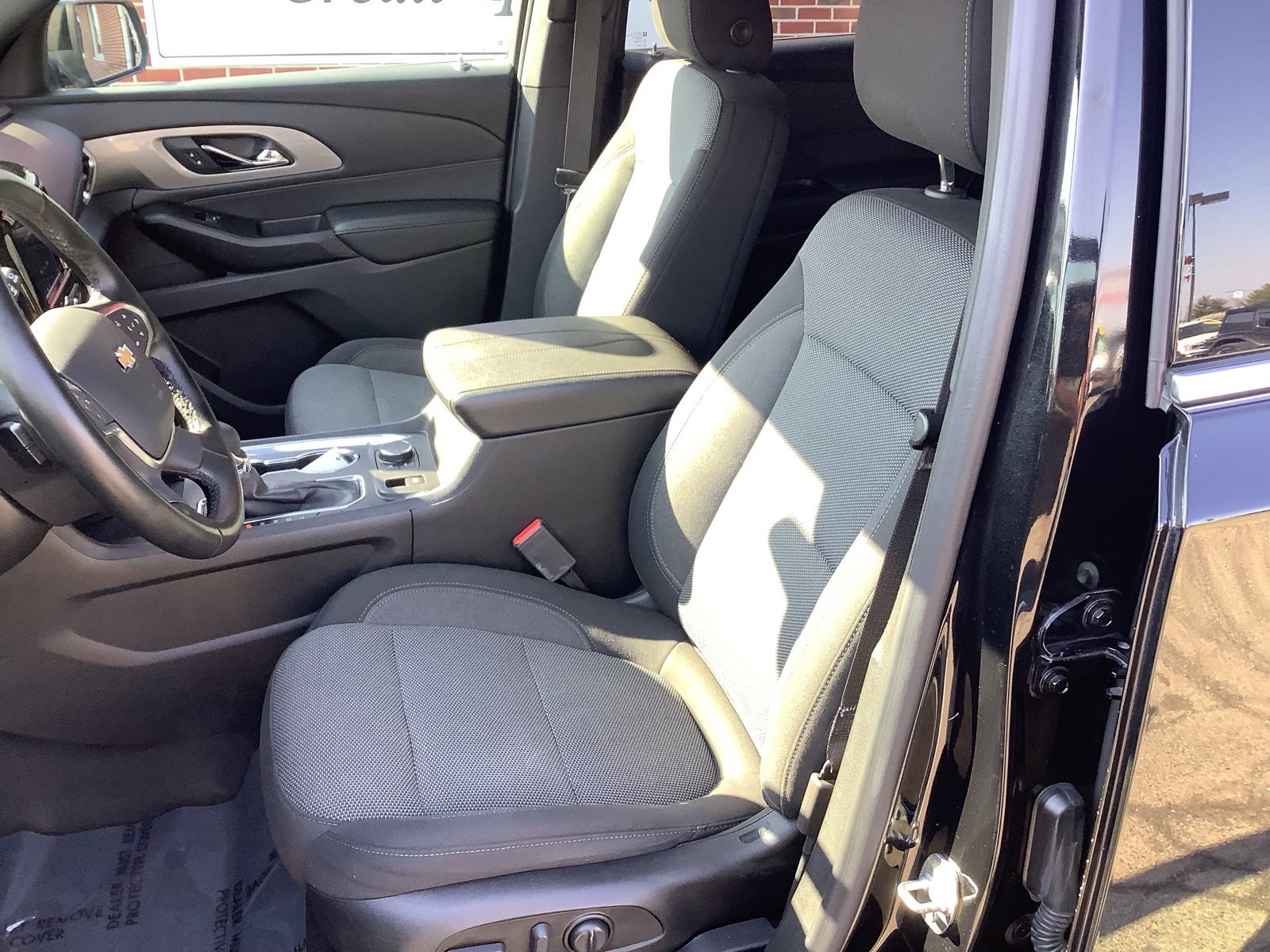 Used 2023 Chevrolet Traverse LT image 12