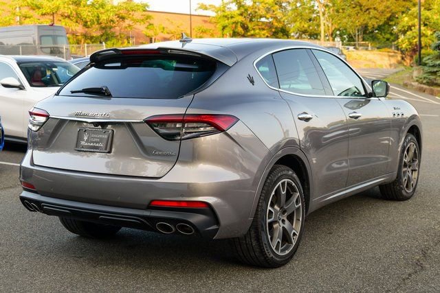 Used 2022 Maserati Levante Modena image 7