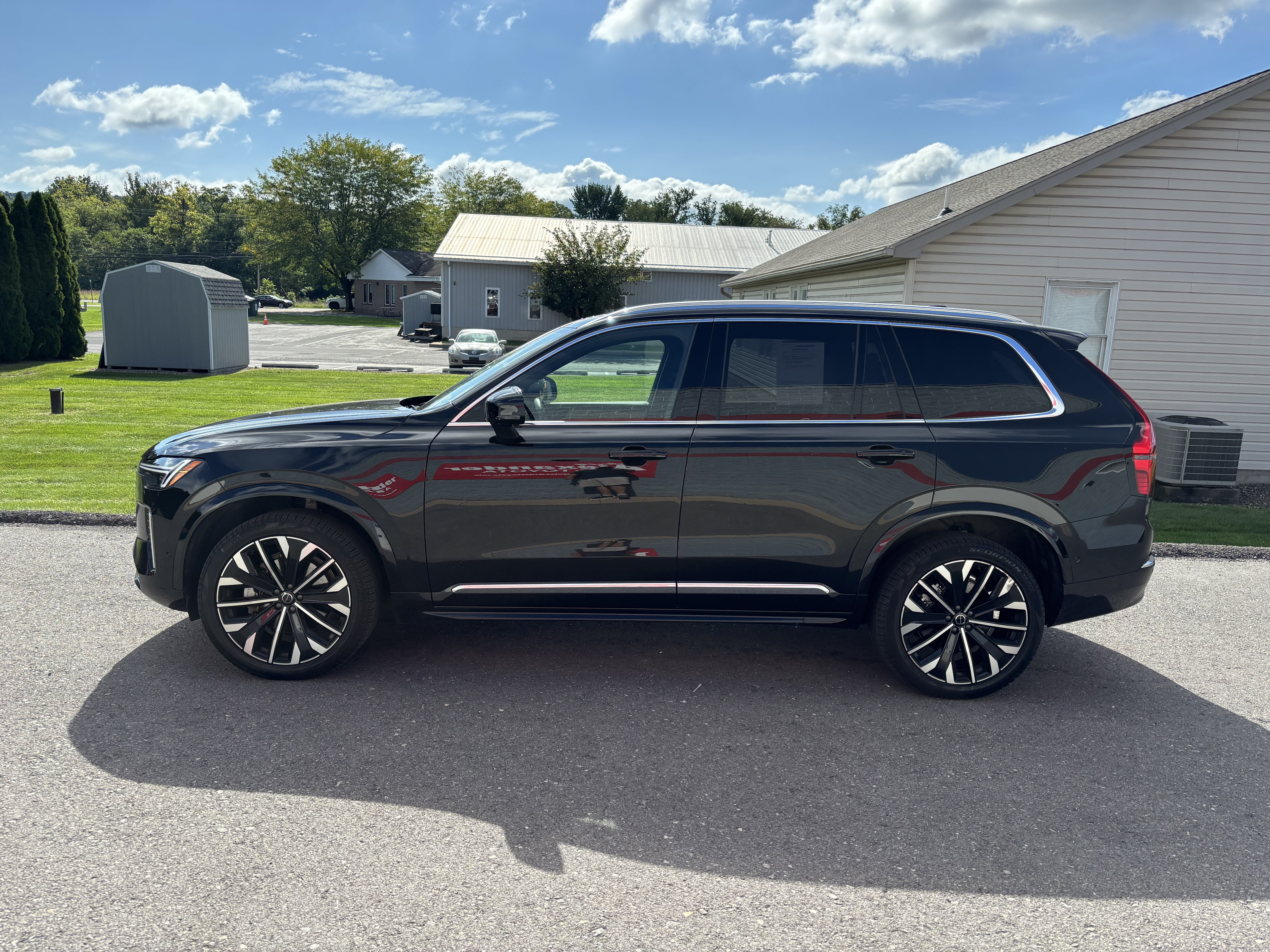 Used 2025 Volvo XC90 B6 Plus w/ Protection Package Premier AWD/4WD image 7