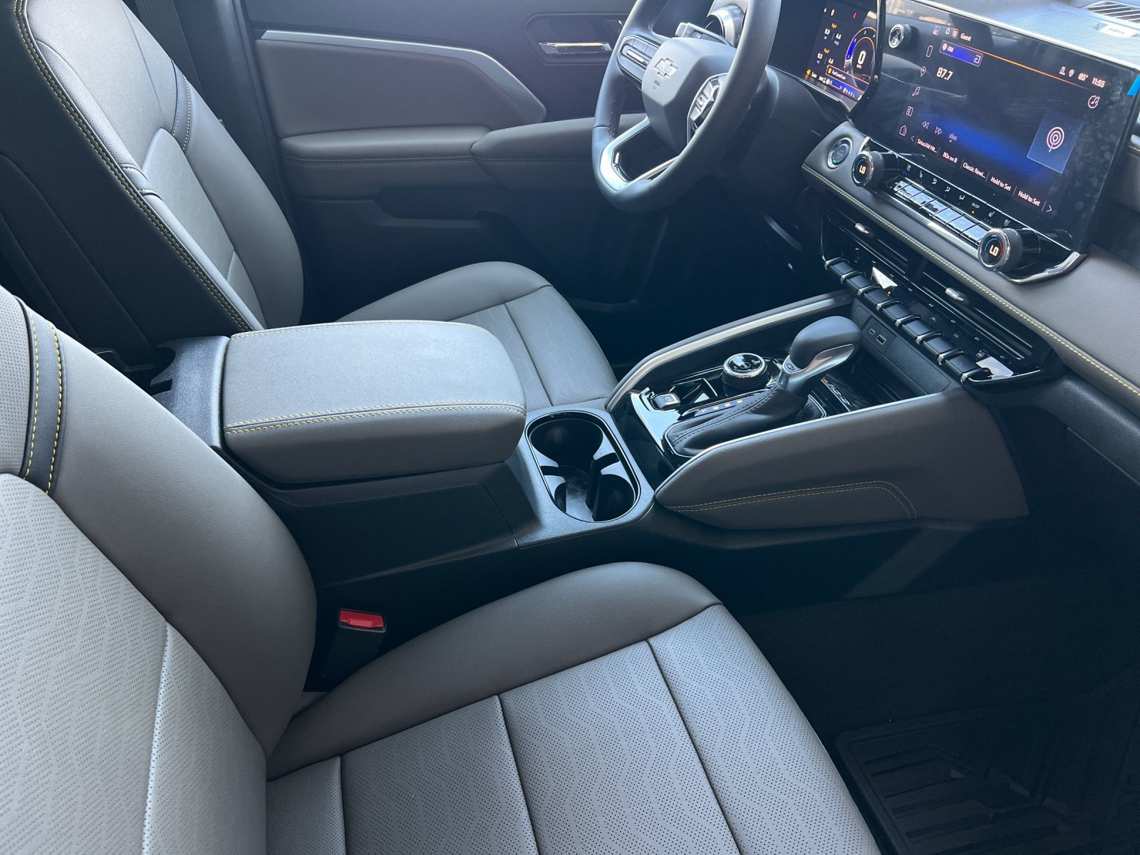 New 2026 Chevrolet Colorado ZR2 w/ Midnight Edition AWD/4WD image 15