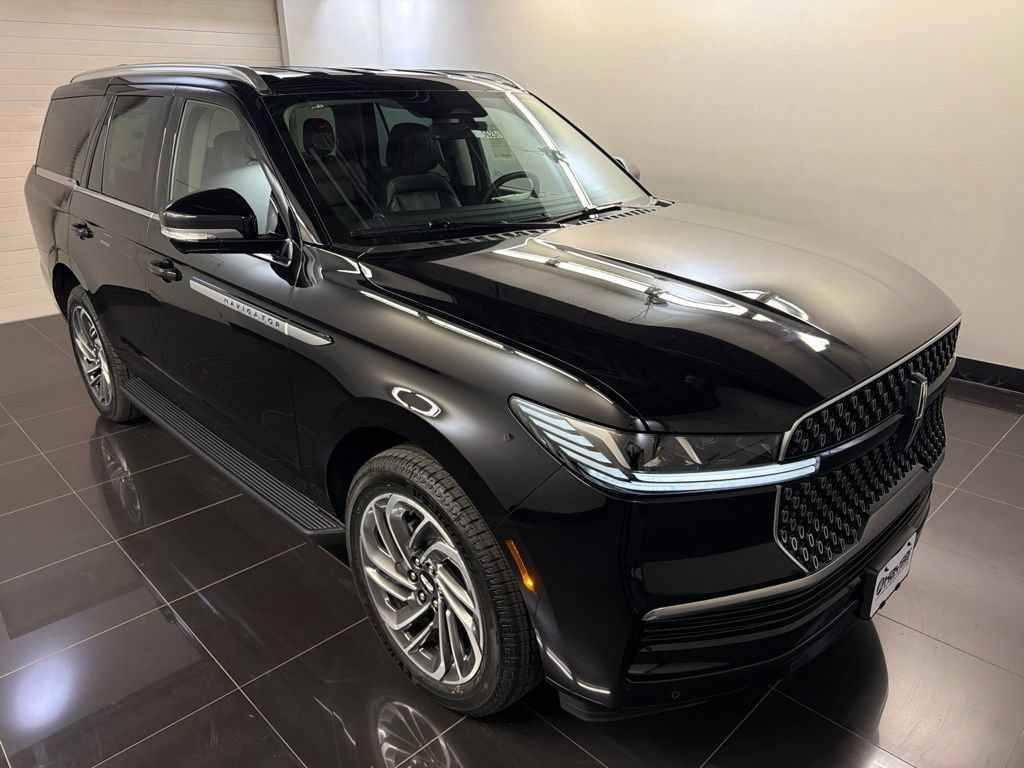 New 2026 Lincoln Navigator Premiere AWD/4WD image 1