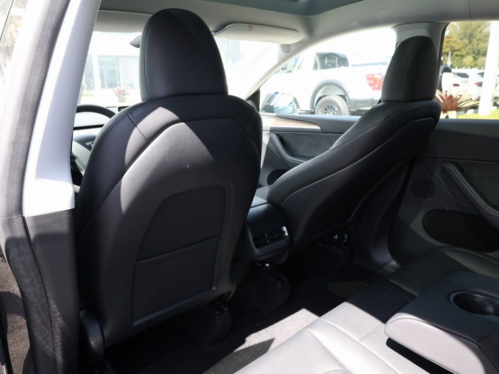 Used 2025 Tesla Model Y Long Range image 21