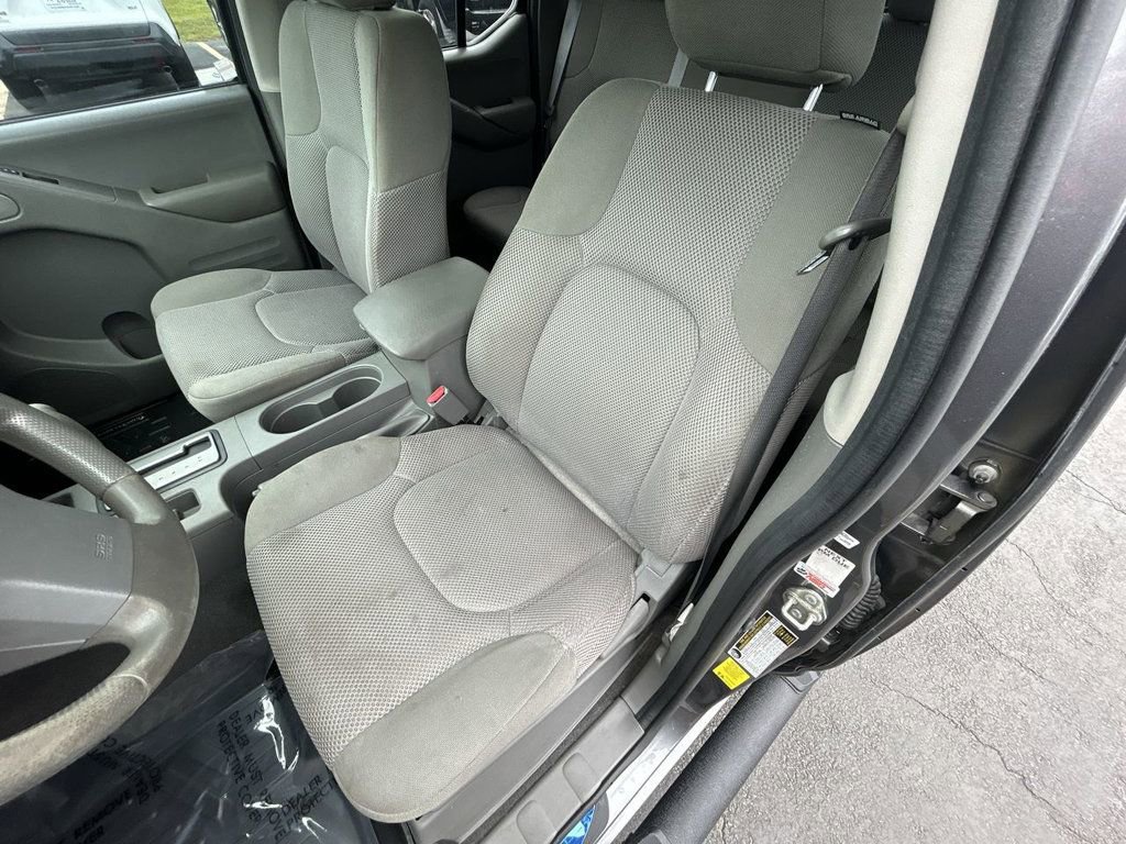 Used 2019 Nissan Frontier SV image 14