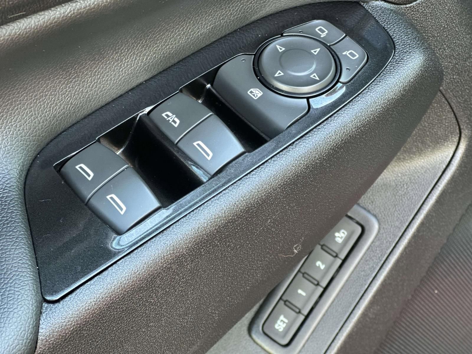 Certified 2023 Chevrolet Equinox Premier w/ LPO, Floor Liner Package image 21