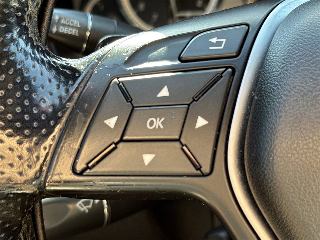 Used 2013 Mercedes-Benz E 350 4MATIC Sedan image 19