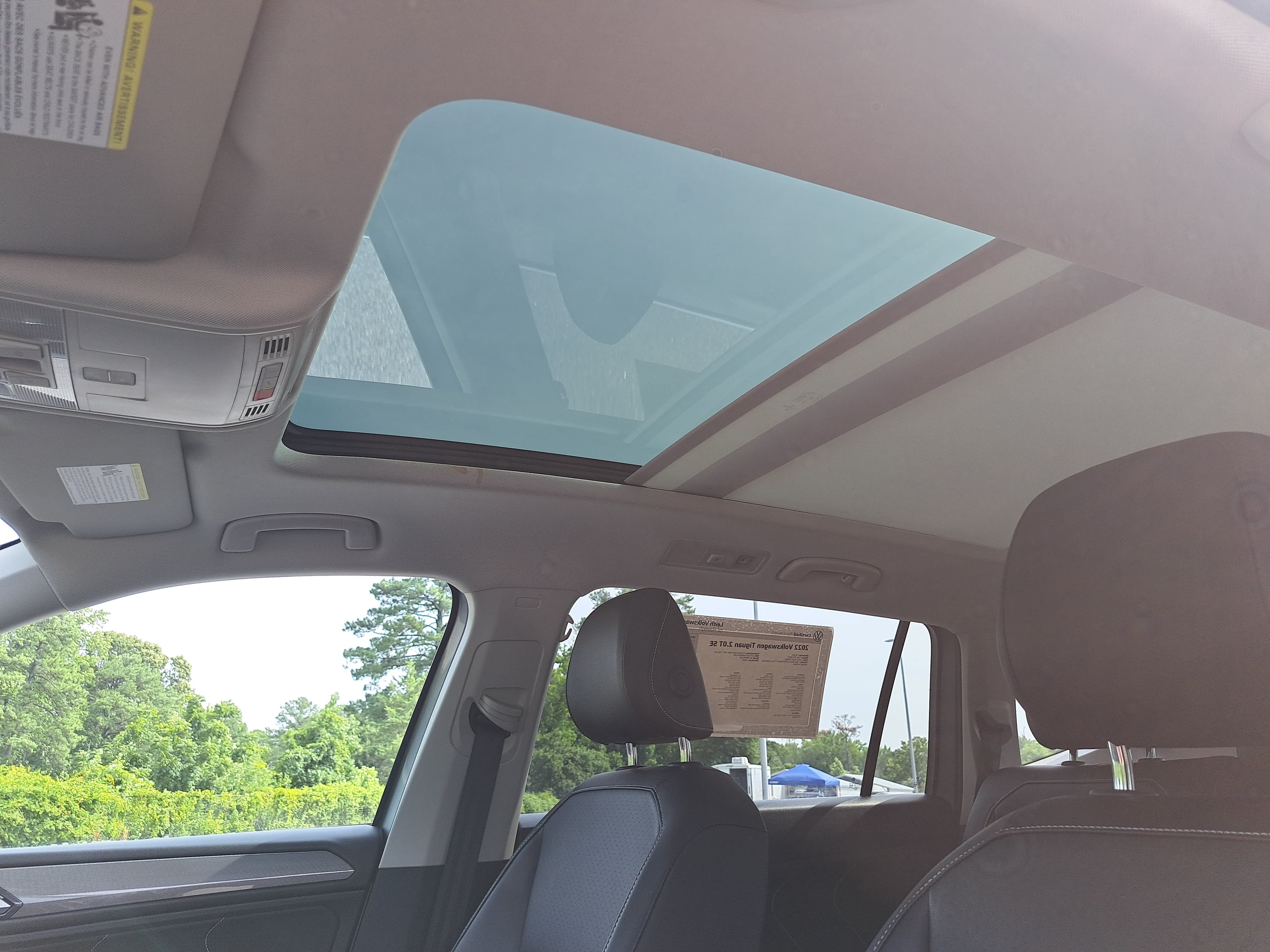 Certified 2022 Volkswagen Tiguan SE w/ Panoramic Sunroof Package AWD/4WD image 29
