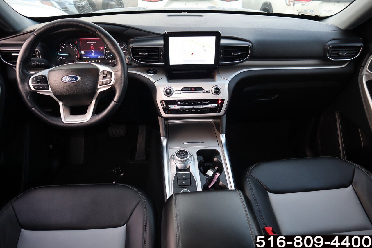 Used 2022 Ford Explorer XLT w/ Equipment Group 202A image 8