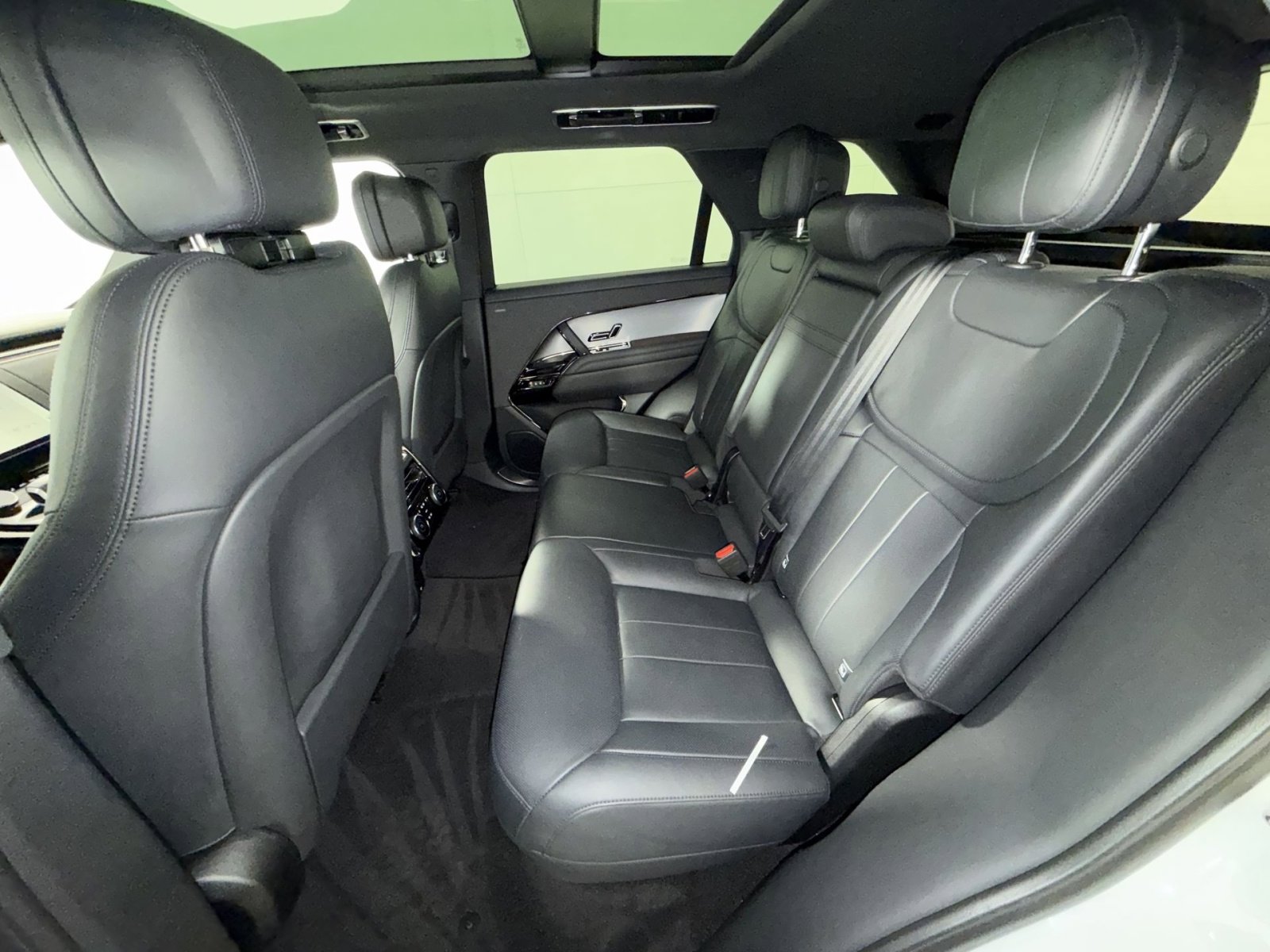 Used 2023 Land Rover Range Rover Sport SE Dynamic image 25