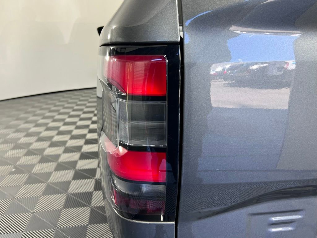 Used 2023 Nissan Frontier SV w/ SV Convenience Package image 28