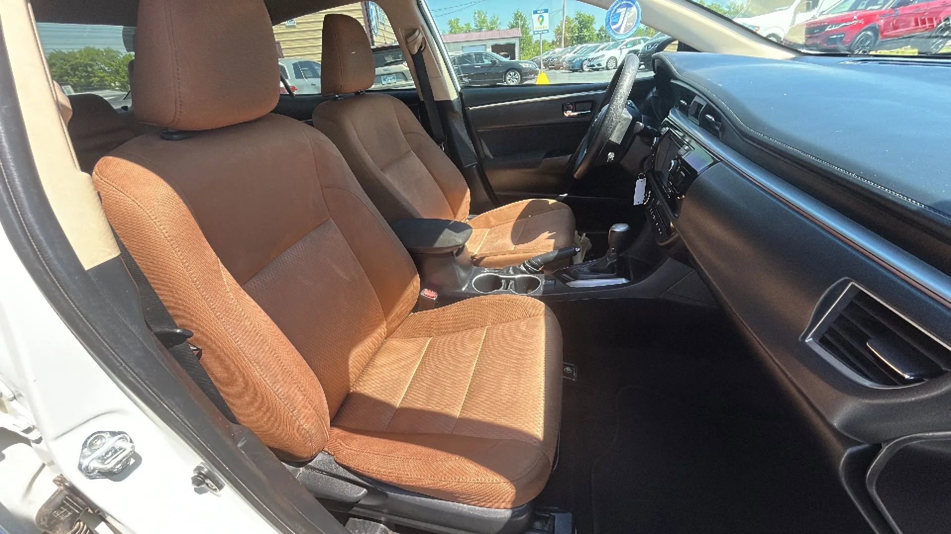 Used 2016 Toyota Corolla LE FWD image 40