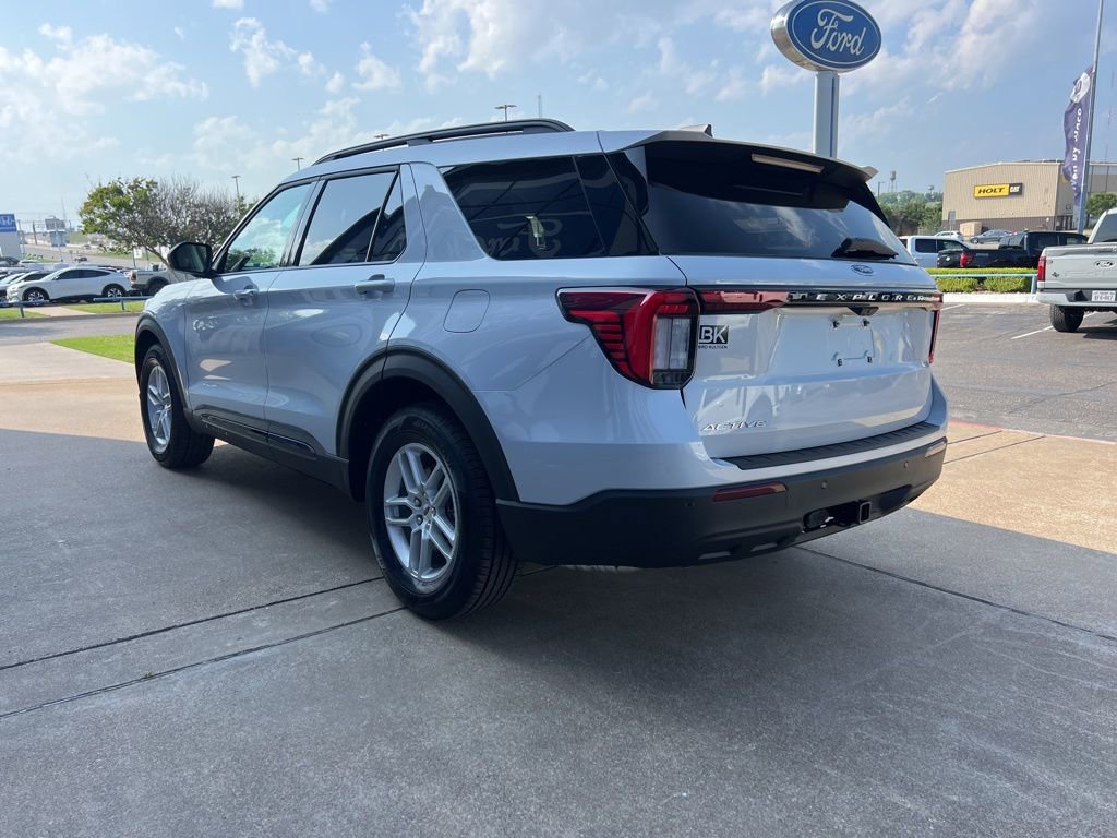 New 2026 Ford Explorer Active RWD image 5
