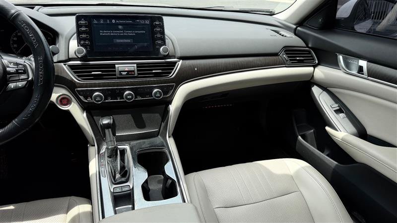 Used 2018 Honda Accord Touring image 18