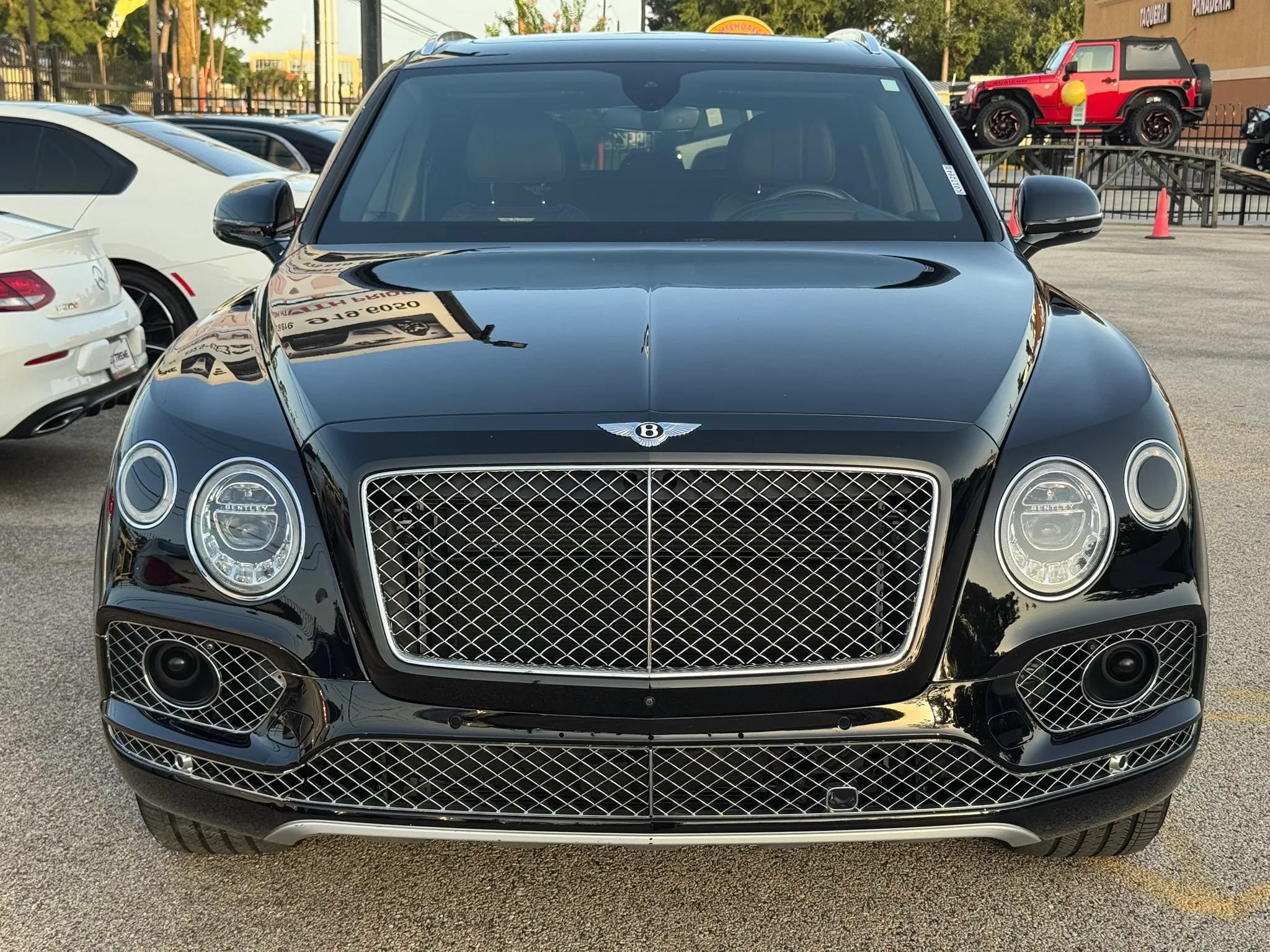 Used 2018 Bentley Bentayga AWD/4WD image 2