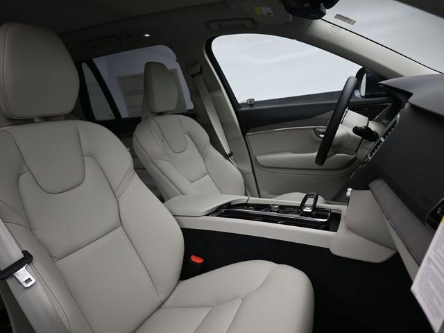 Used 2025 Volvo XC90 B6 Plus w/ Protection Package Premier image 35