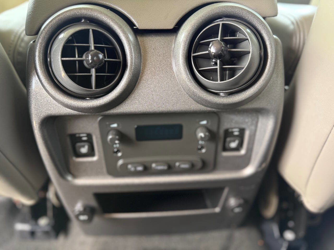 Used 2004 HUMMER H2 w/ Preferred Equipment Group image 22