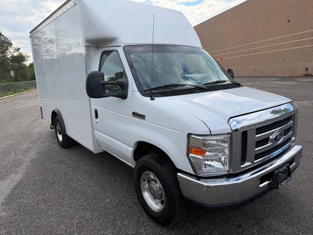 Used 2016 Ford E-350 and Econoline 350 Super Duty w/ Power Windows & Locks Group RWD image 30