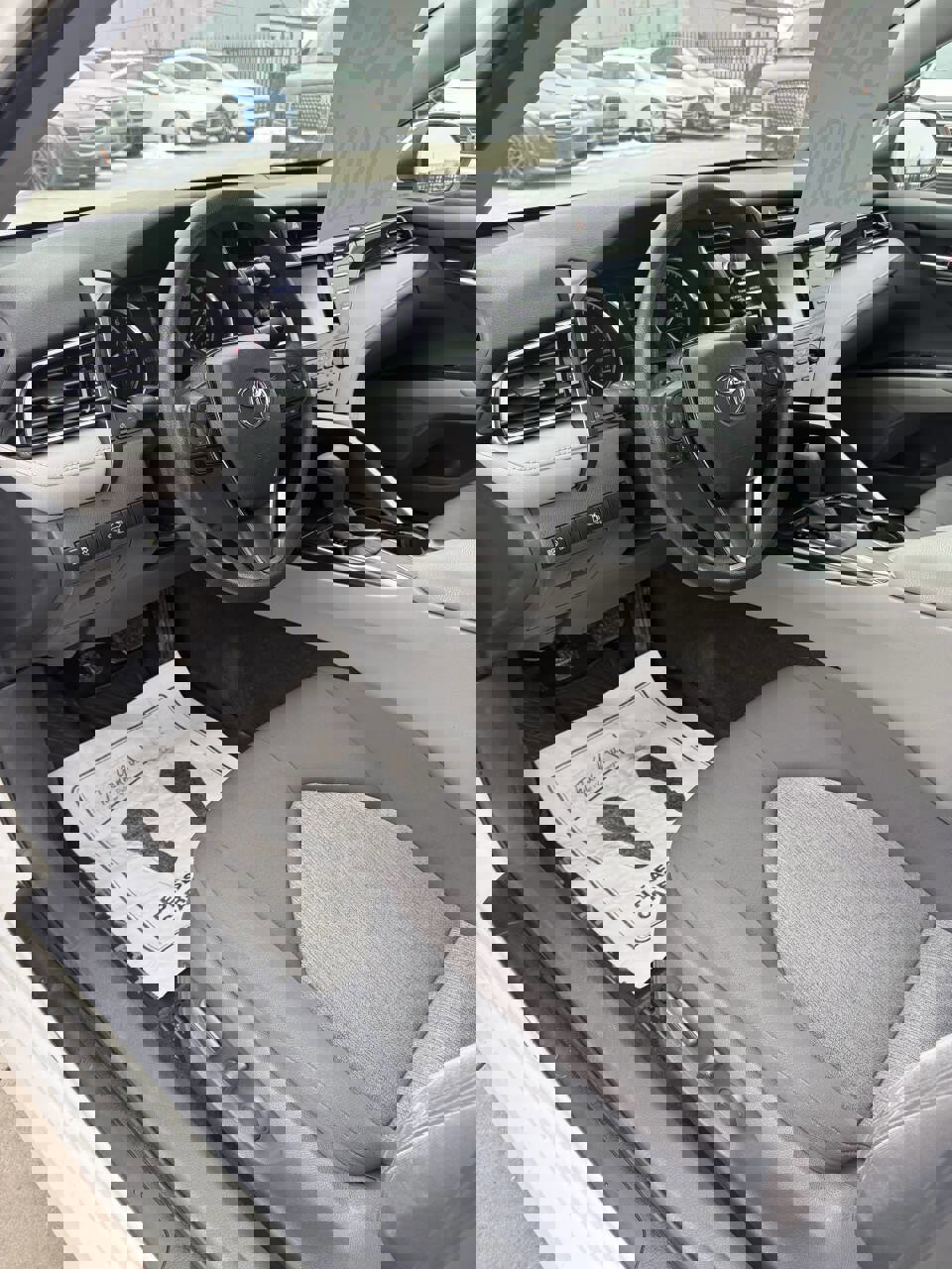 Used 2020 Toyota Camry LE image 11