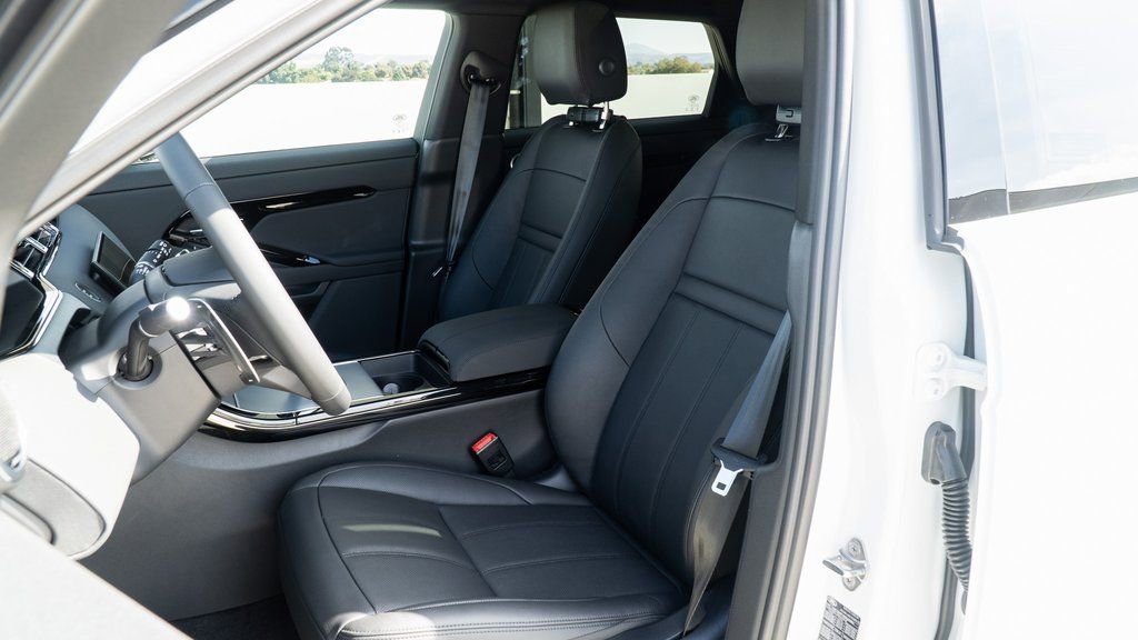 Used 2025 Land Rover Range Rover Evoque S image 15