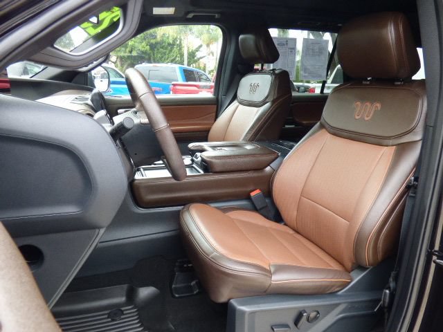 Used 2025 Ford Expedition King Ranch AWD/4WD image 29