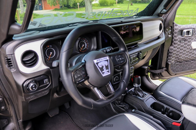 Used 2025 Jeep Gladiator Sport AWD/4WD image 19