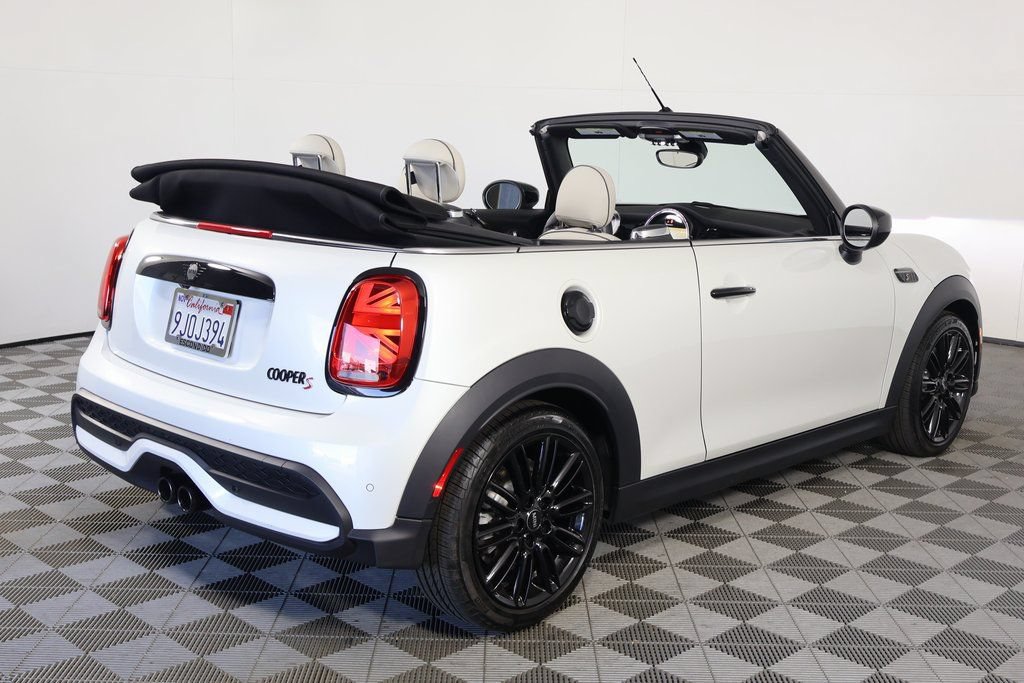Used 2024 MINI Cooper S w/ Signature Upholstery Package FWD image 8