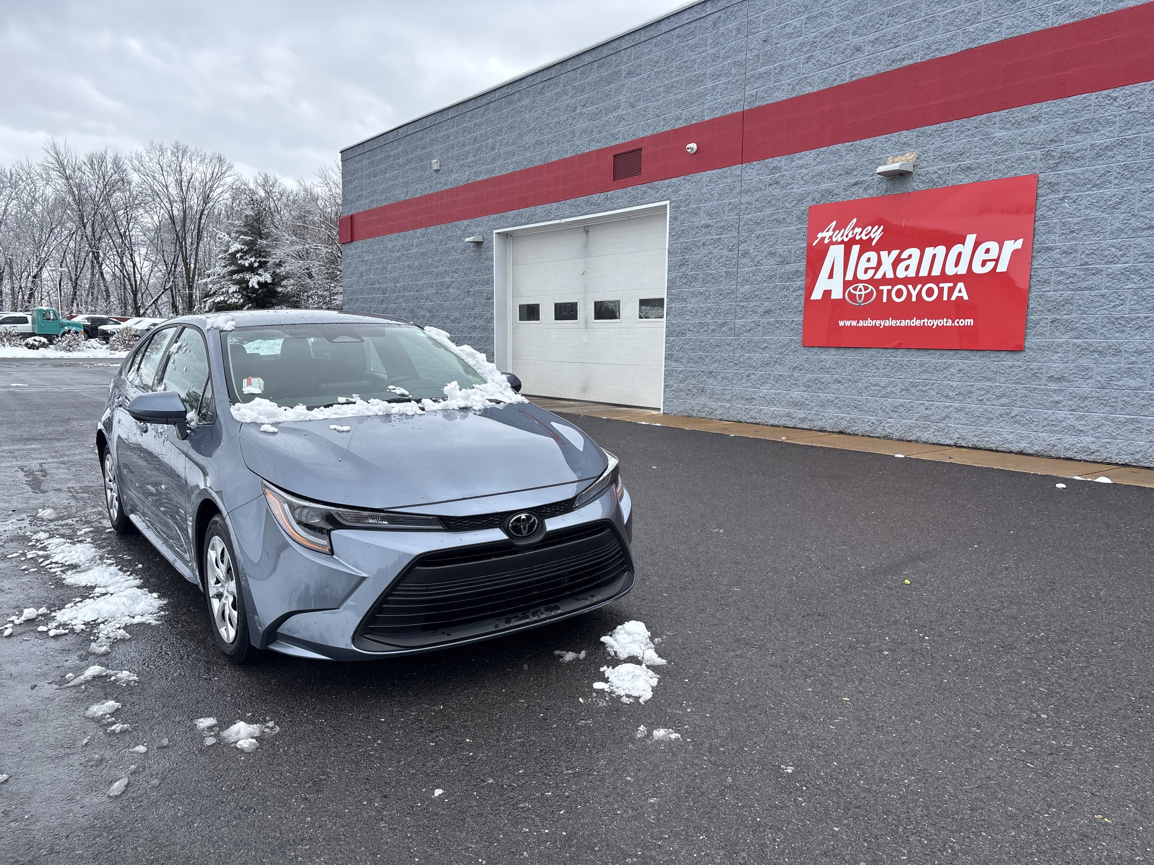 Certified 2025 Toyota Corolla LE image 1