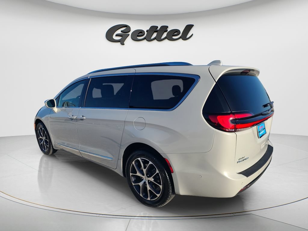 Used 2021 Chrysler Pacifica Limited w/ Premium & Safety Sphere Group AWD/4WD image 7