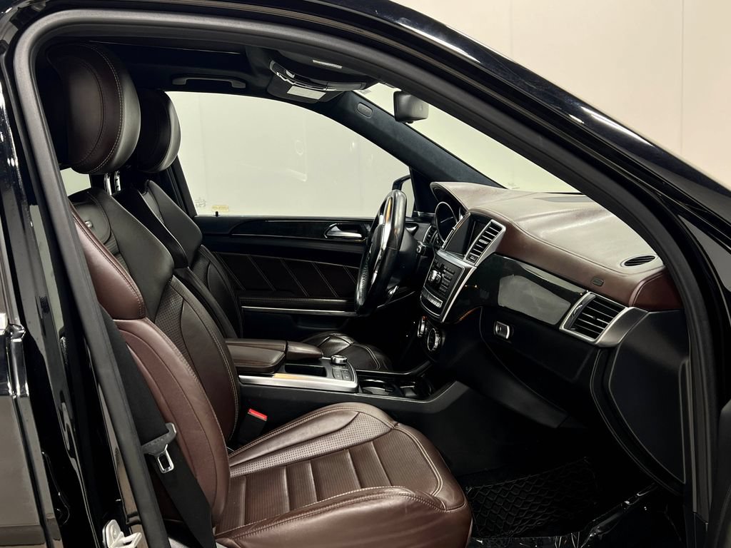 Used 2016 Mercedes-Benz GL 63 AMG 4MATIC image 36