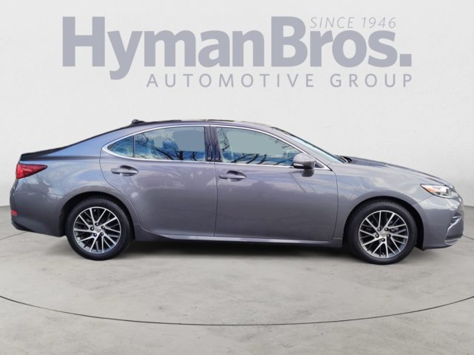 Used 2017 Lexus ES 350 w/ Luxury Package FWD image 2