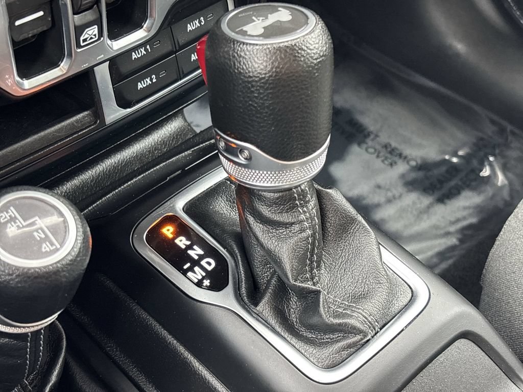 Used 2024 Jeep Wrangler Unlimited Sahara AWD/4WD image 23