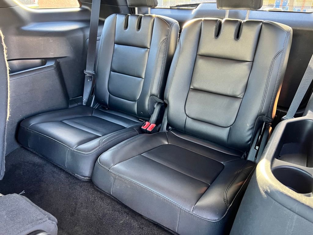 Used 2018 Ford Explorer XLT w/ Equipment Group 202A image 15