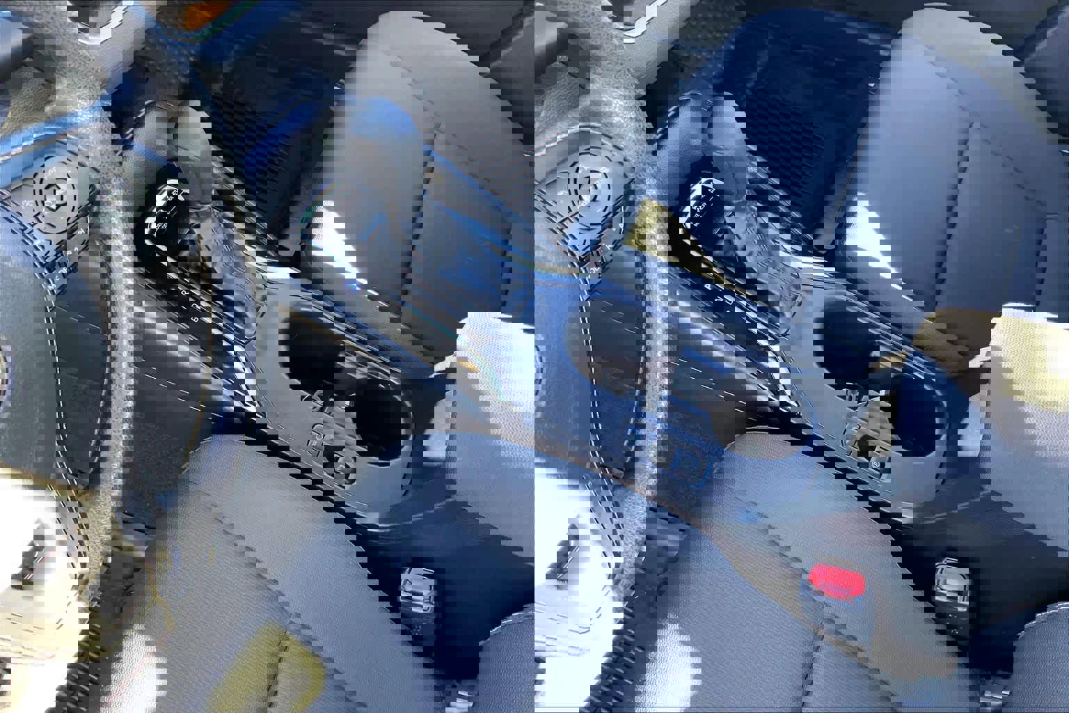 Certified 2025 Toyota Corolla LE image 15