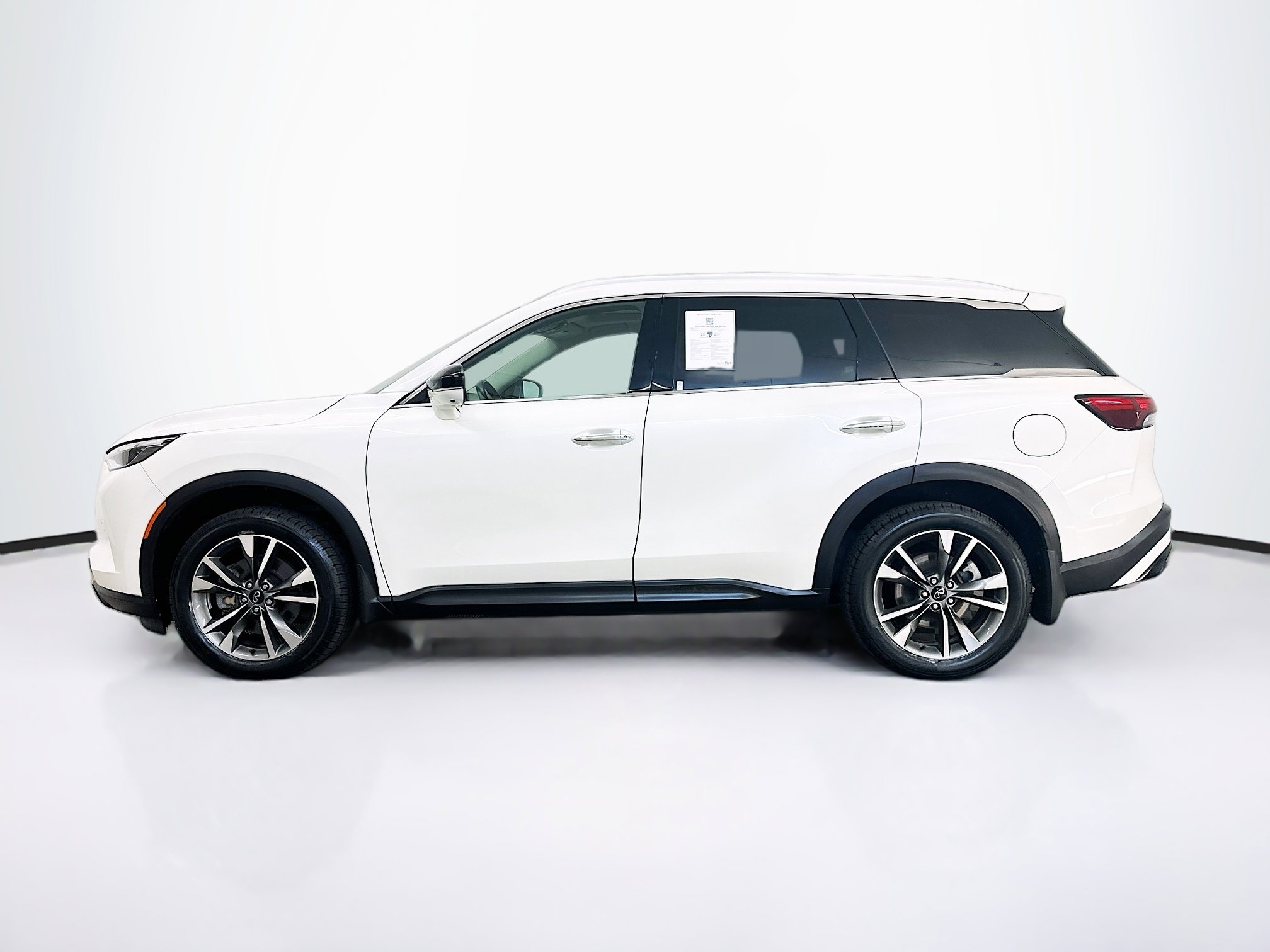 Used 2023 INFINITI QX60 Luxe w/ Performance Audio Package AWD/4WD image 4