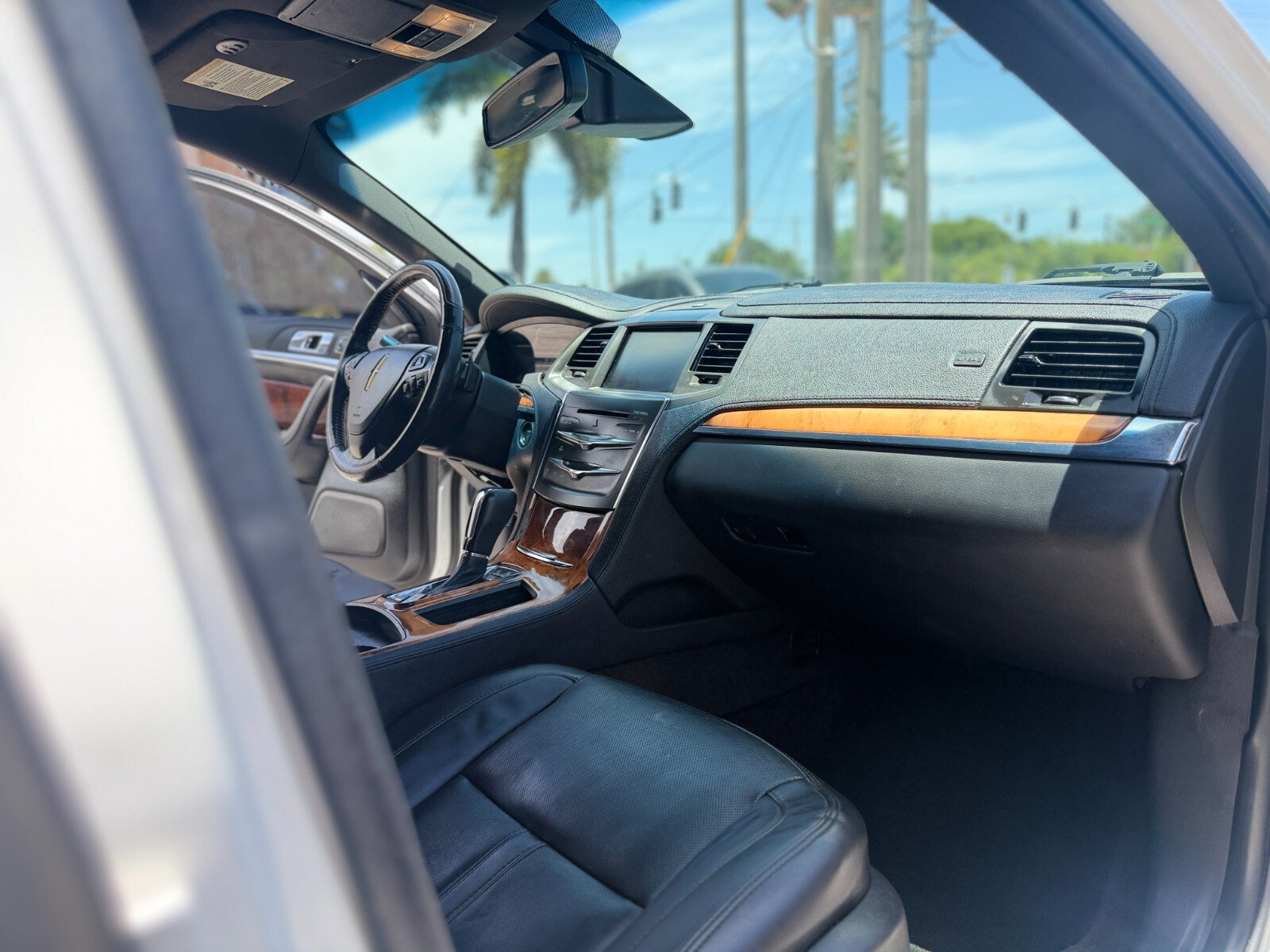 Used 2013 Lincoln MKS AWD image 14