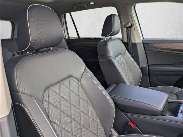 Used 2025 Volkswagen Atlas SEL Premium R-Line image 15