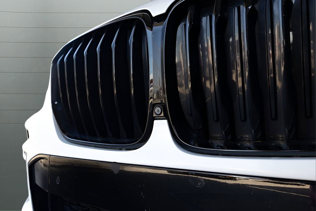 Used 2022 BMW X5 M50i w/ Executive Package AWD/4WD image 16
