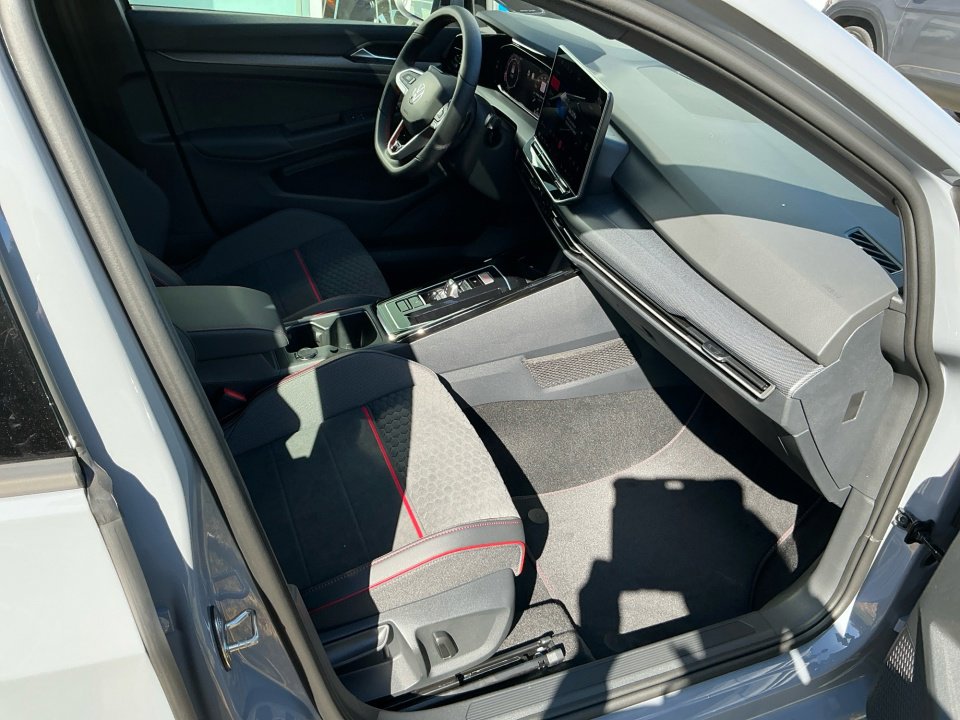 New 2025 Volkswagen GTI SE image 27