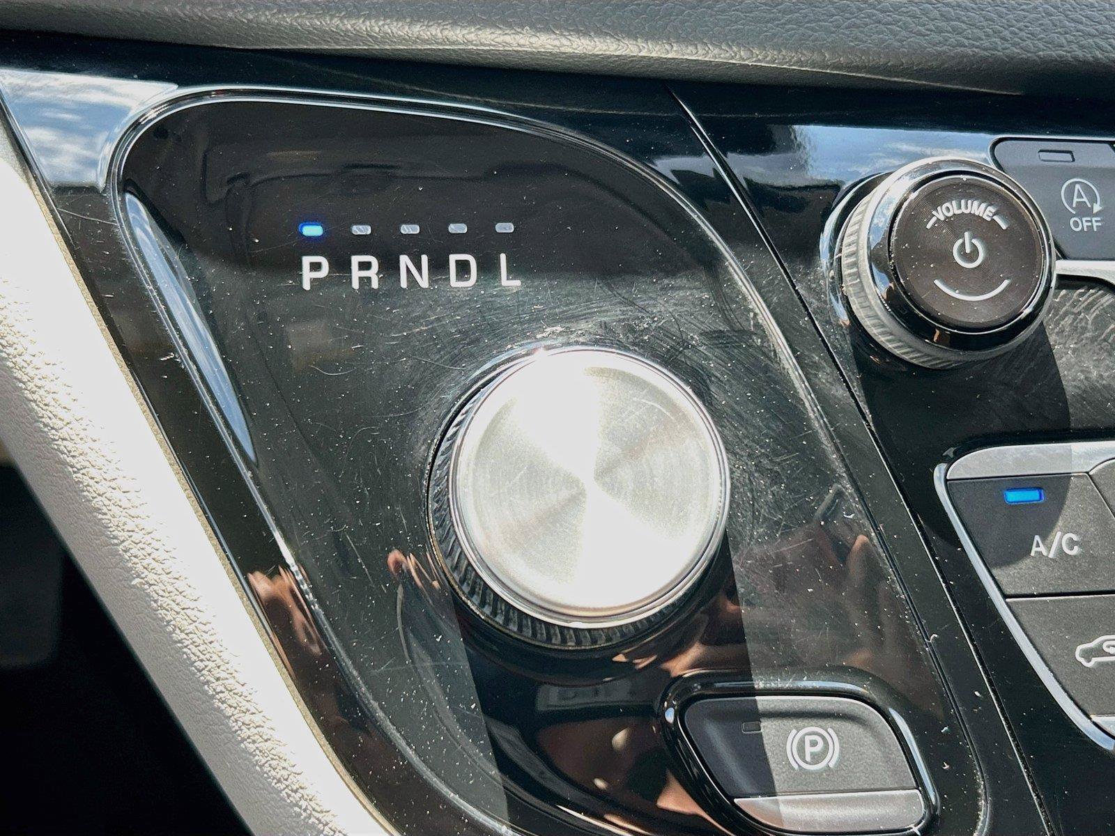 Used 2024 Chrysler Pacifica Touring-L FWD image 29