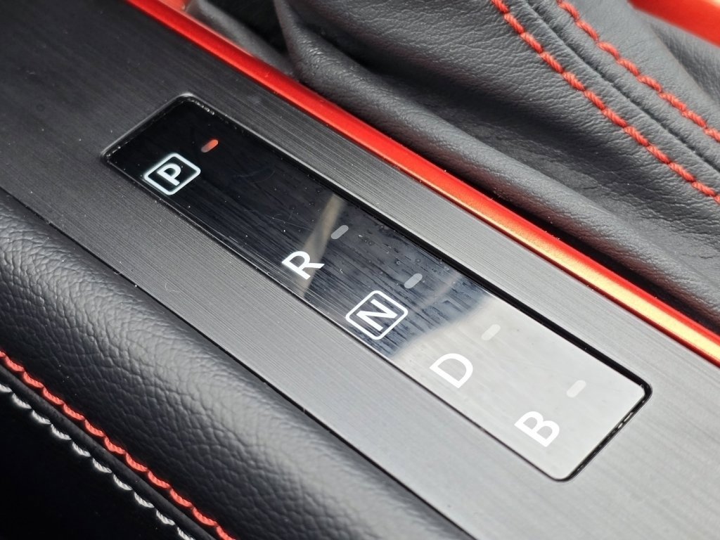 Used 2025 Nissan Kicks SR image 25