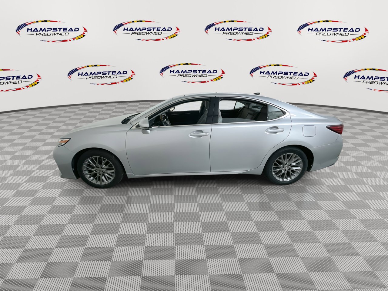 Used 2018 Lexus ES 350 w/ Luxury Package w/Wood Trim image 5