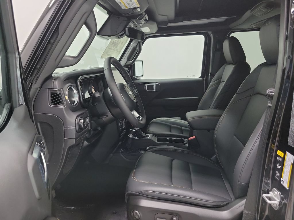 New 2026 Jeep Wrangler Unlimited Sahara w/ Technology Group AWD/4WD image 20