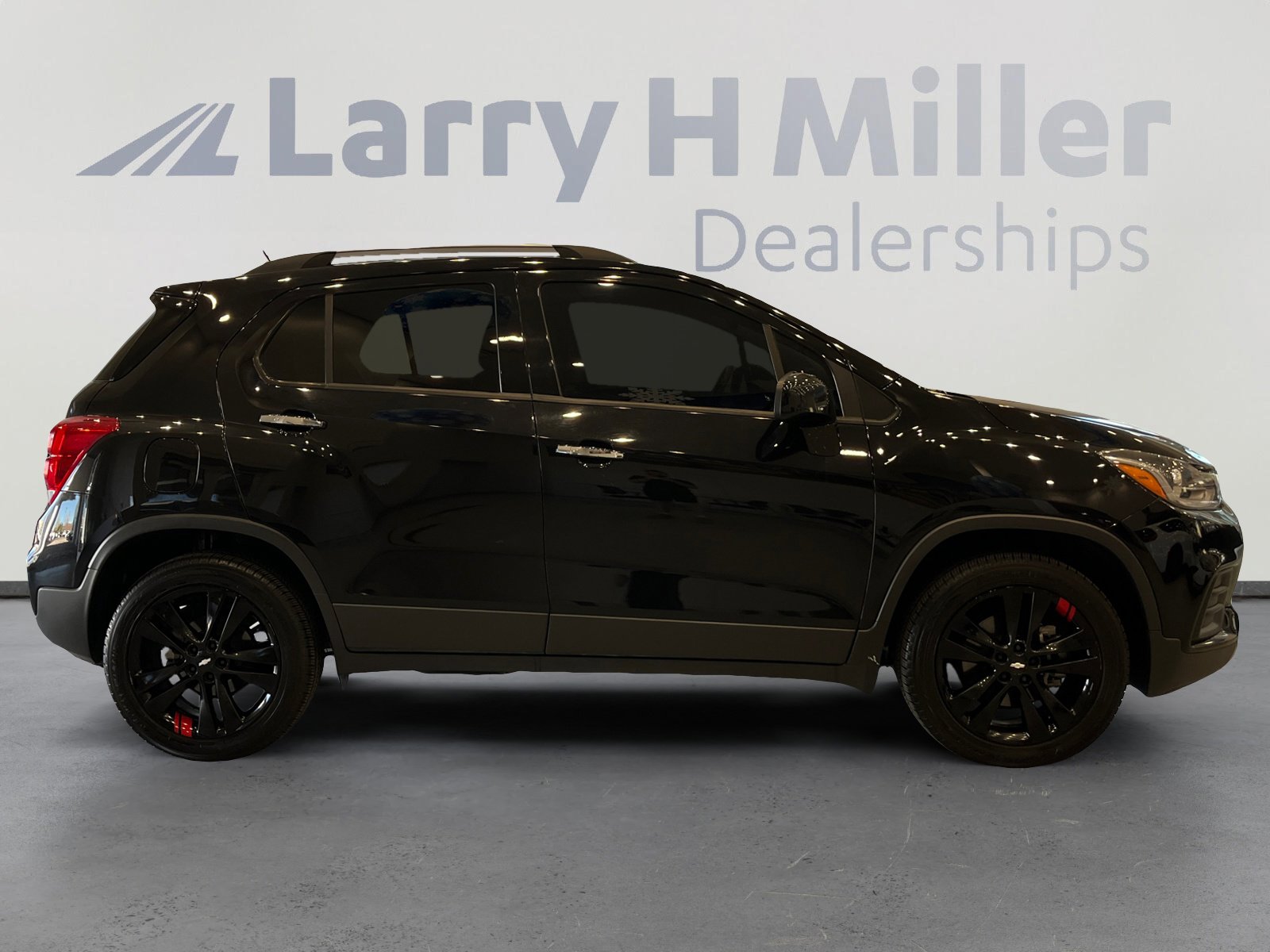 Used 2018 Chevrolet Trax LT w/ Sun & Sound Package image 6