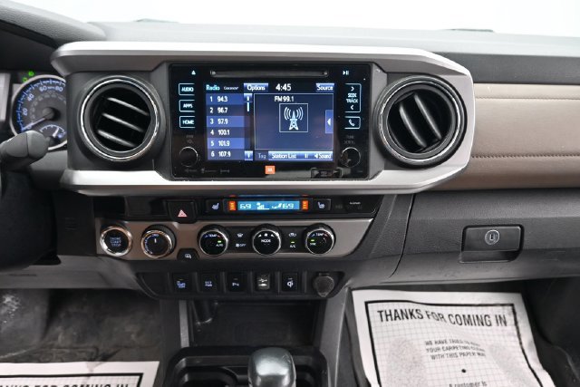 Used 2016 Toyota Tacoma Limited w/ Towing Package AWD/4WD image 15