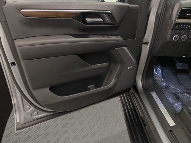 New 2026 Chevrolet Suburban High Country AWD/4WD image 28
